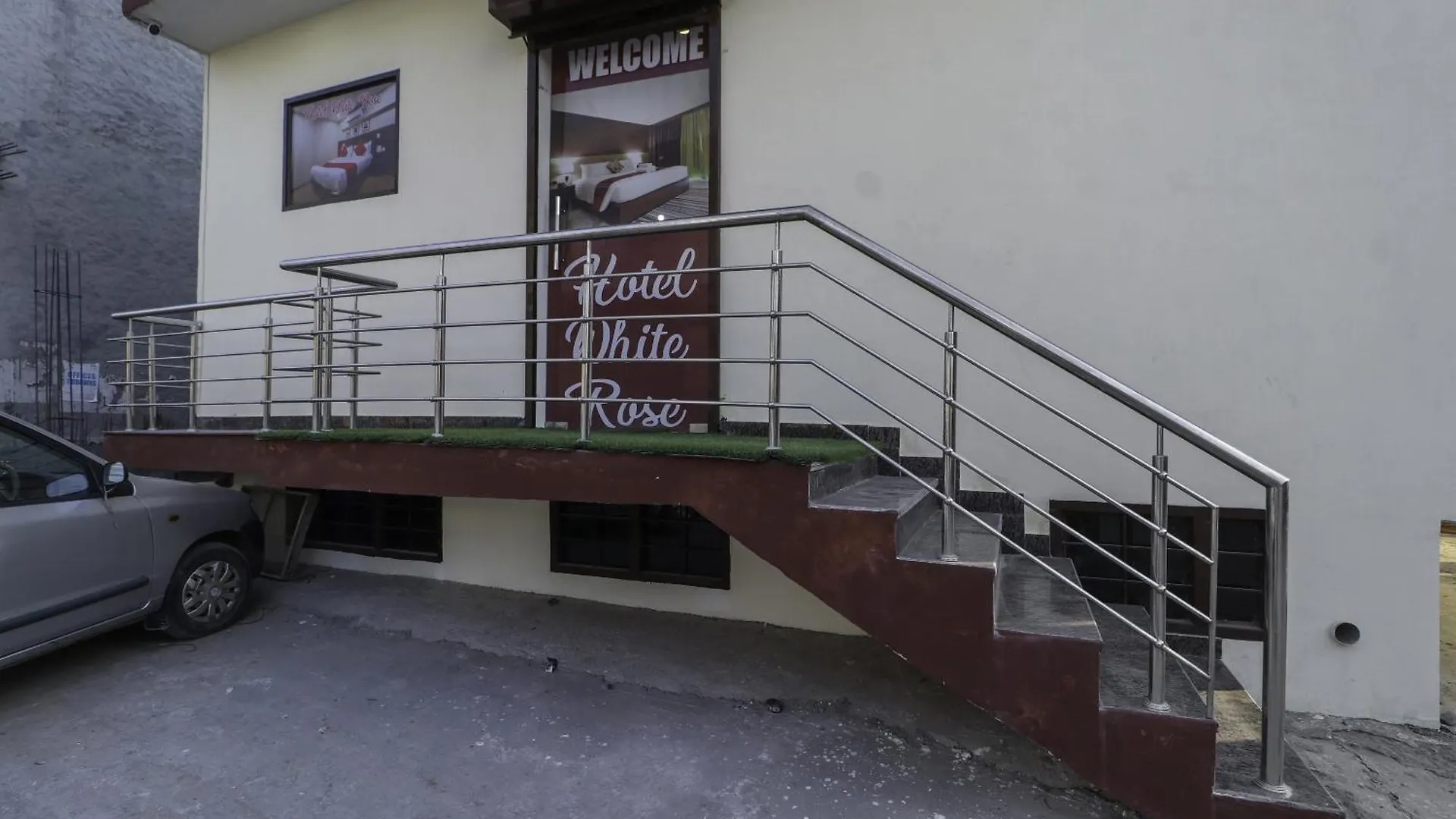 Spot On White Rose Hotel Zirakpur